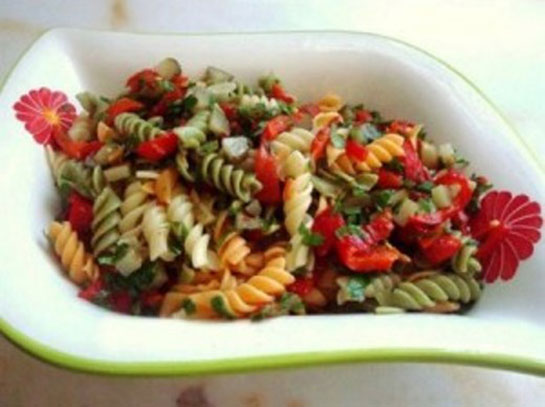 Renkli Makarna Tarifi ve Malzemeleri